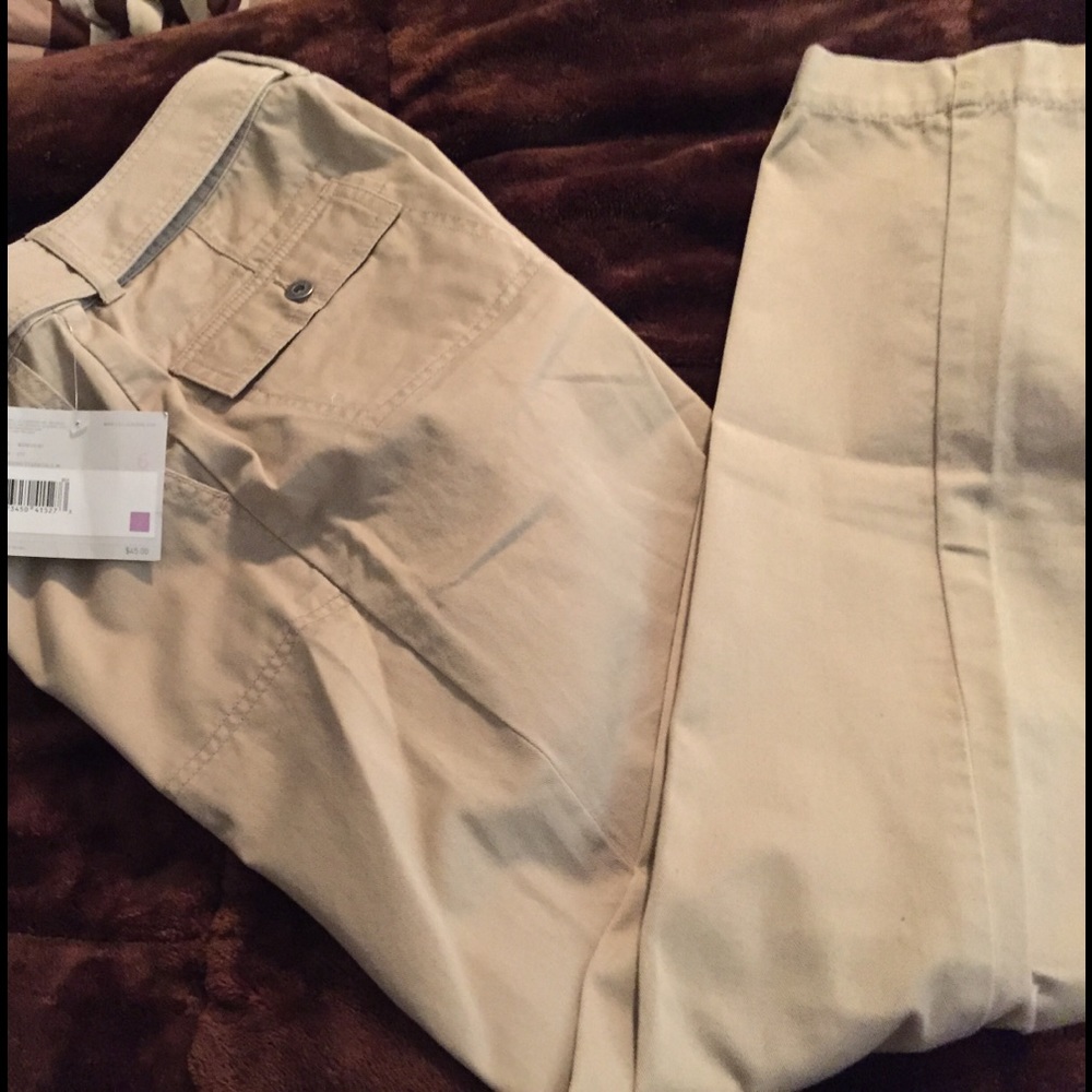 Liz Clair born kaki  belted pants
