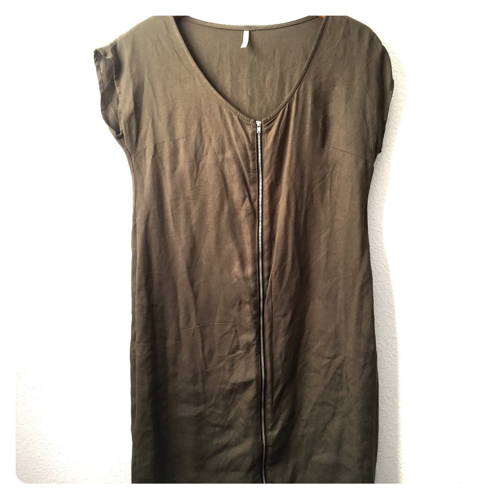 Simple green zip up dress