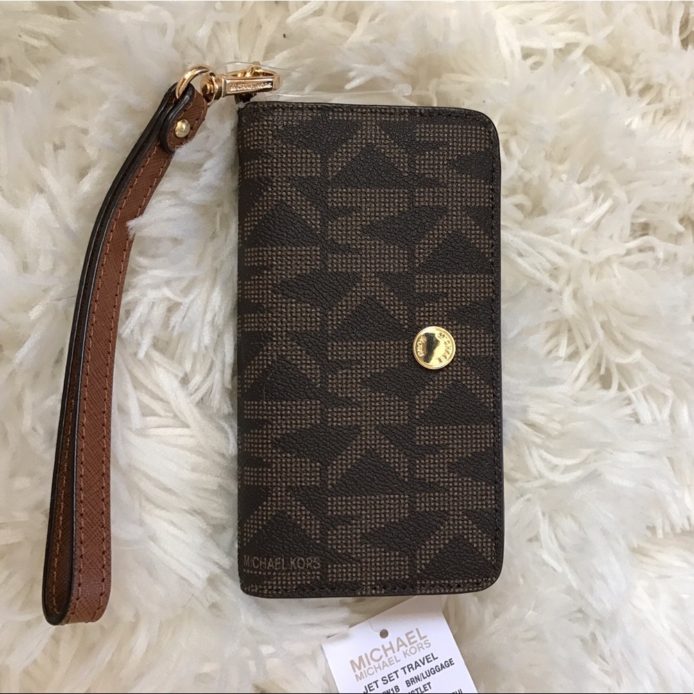 ✨Michael Kors phone / wallet