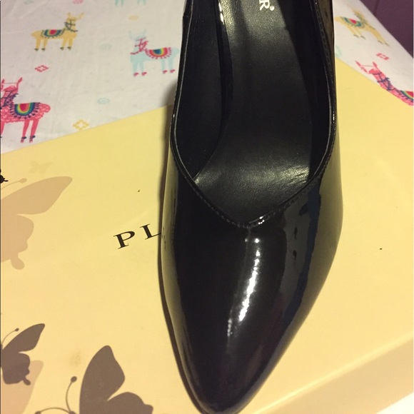 PLEASER 👠 - Picture 2 of 4