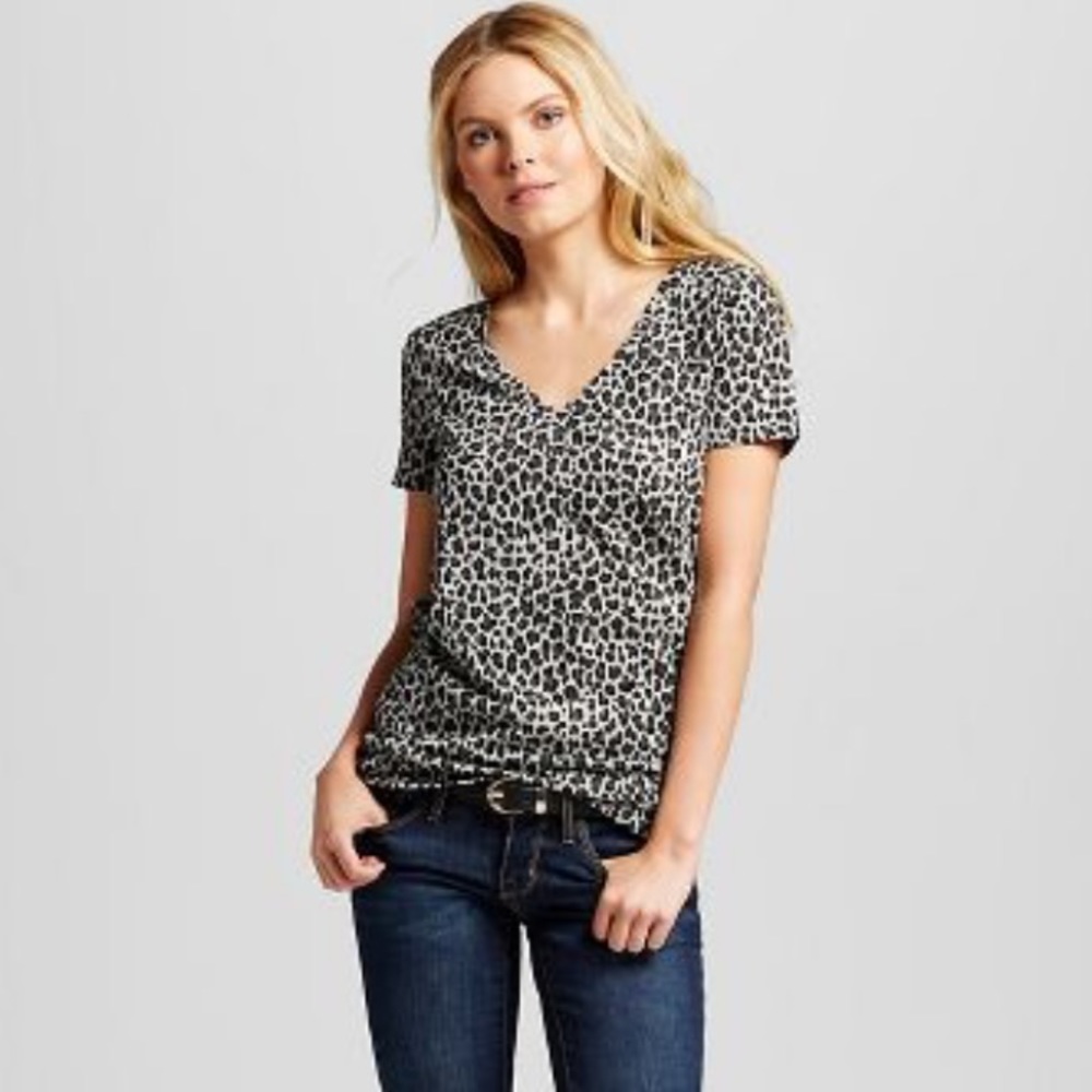 Leopard Vee Tee