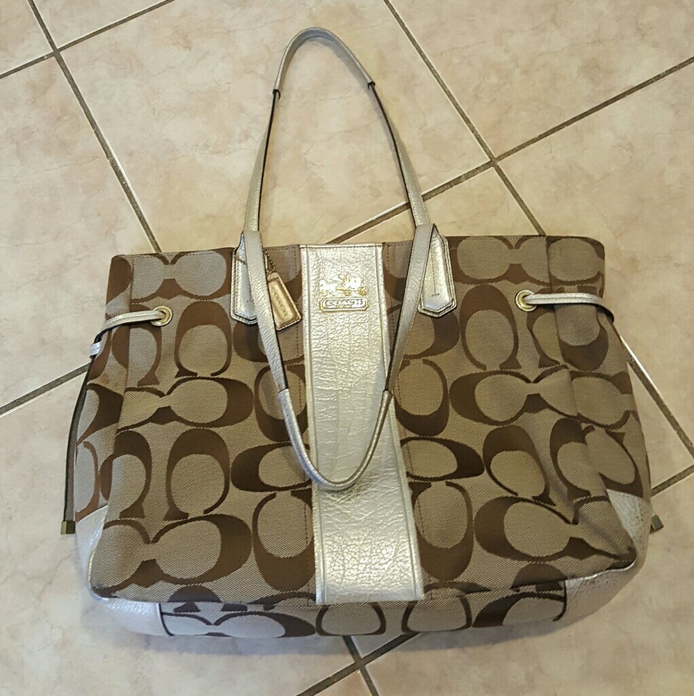 COACH LOGO HANDBAG