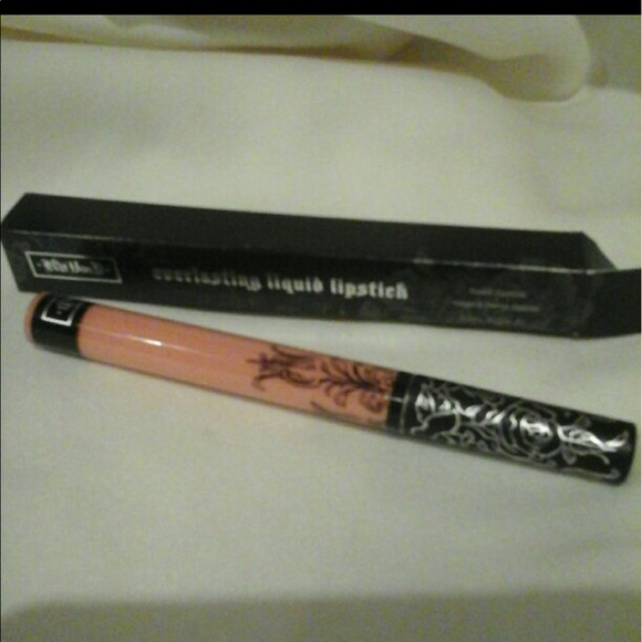 NEW••AUTHENTIC KAT VON D LIQUID LIPSTICK•"MUNECA" - Picture 2 of 2