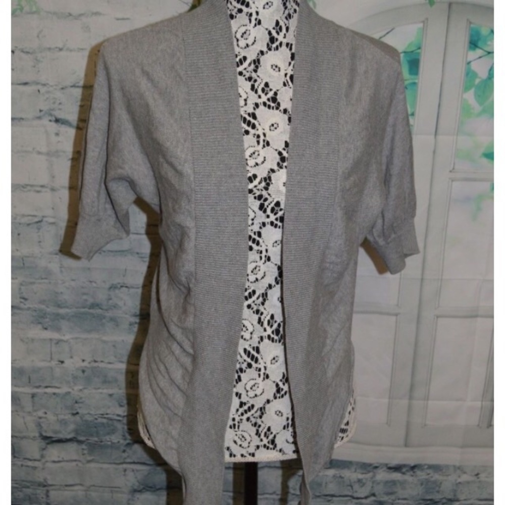 Open cardigan mid length sleeved