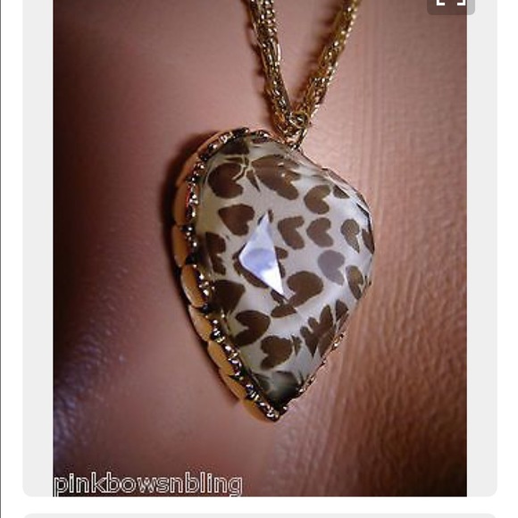 Betsey Johnson white snow leopard heart lucite charm necklace vintage pinup N3
