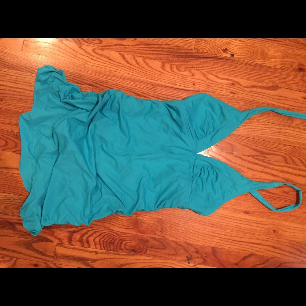 Athleta swim dress M Shirrendipity