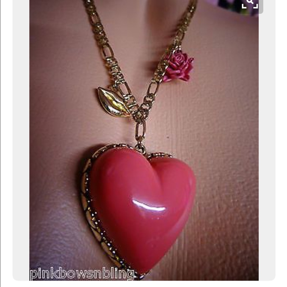 Betsey Johnson pink heart charm rose necklace vintage y2k choker chain gold lip