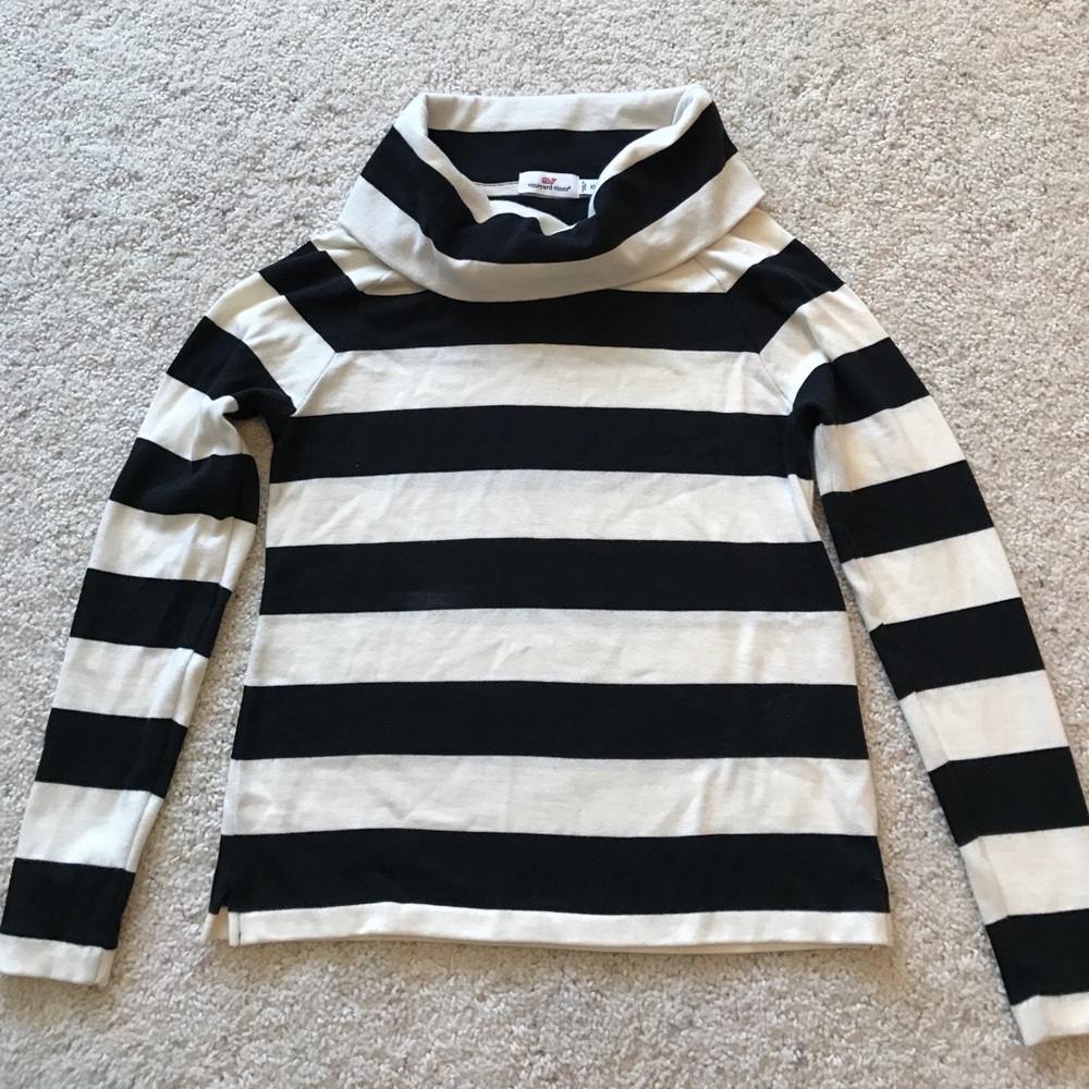 Vineyard Vines black & white striped sweater