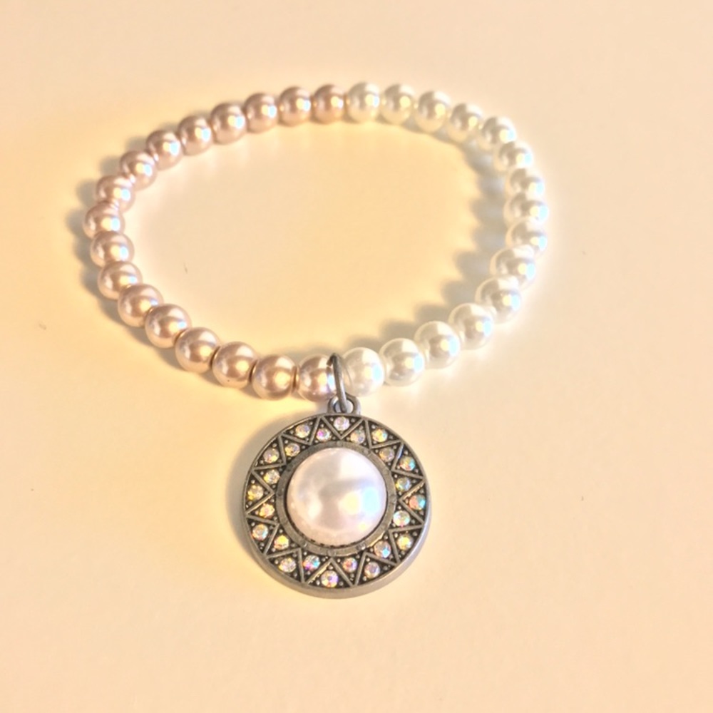 😍SALE! Chic Pearl Bracelet