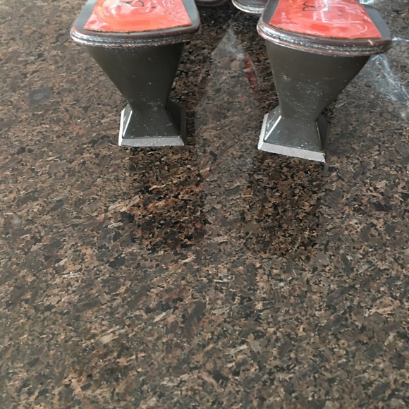 BCBG HOT Pink Heels - Picture 3 of 3