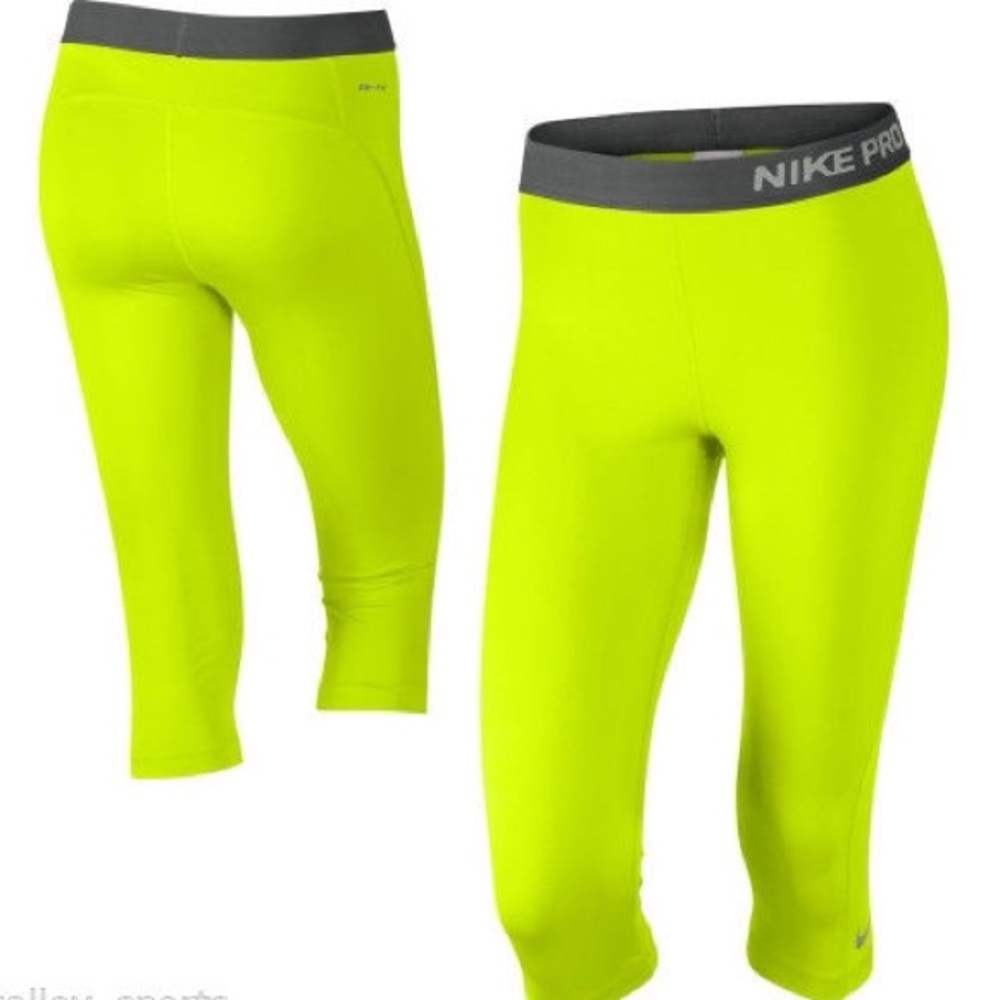 NIKE PRO Capri Leggings