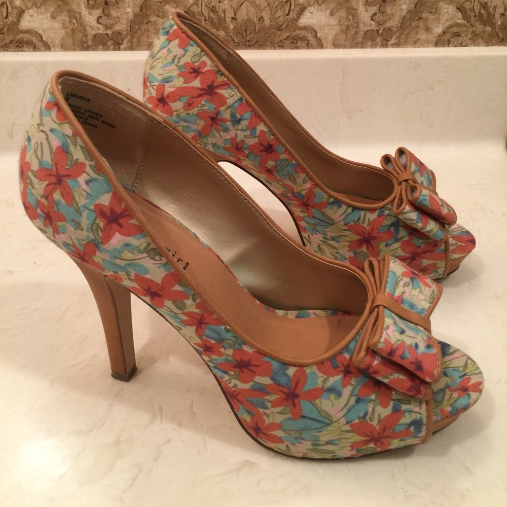 Madden Girl Floral Heels 🌸👠