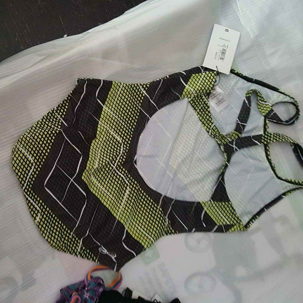 🌊👙New Chevron Print Arena Swimsuit - Picture 3 of 5