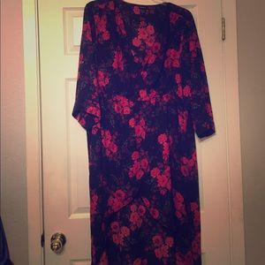 Sheer black tunic with rose pattern 3x