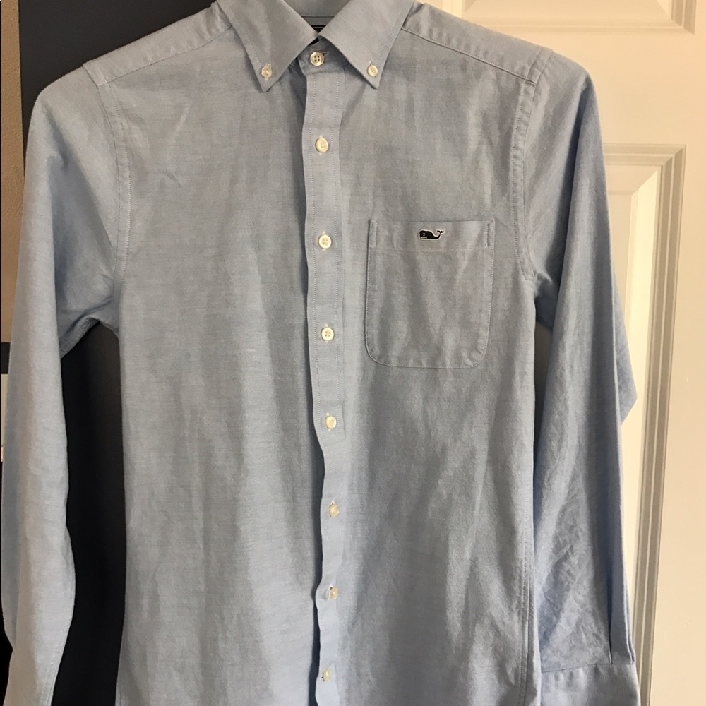 Men's x-small long sleeve vineyard vines shirt.