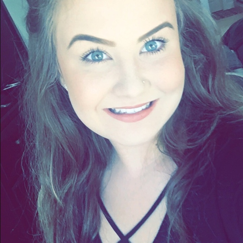 Meet your Posher, Jade