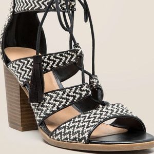 NEW Hipster 😍 front lace-up heels 👠