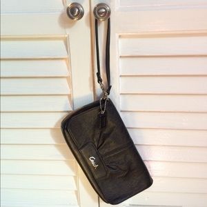 Black Leather Coach Wristlet