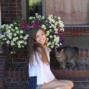 Meet your Posher, Halle