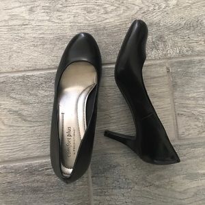 Comfort plus black pumps size 7.5