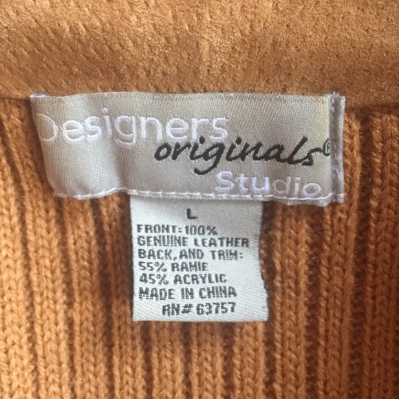 Leather and knit vest - Picture 3 of 3