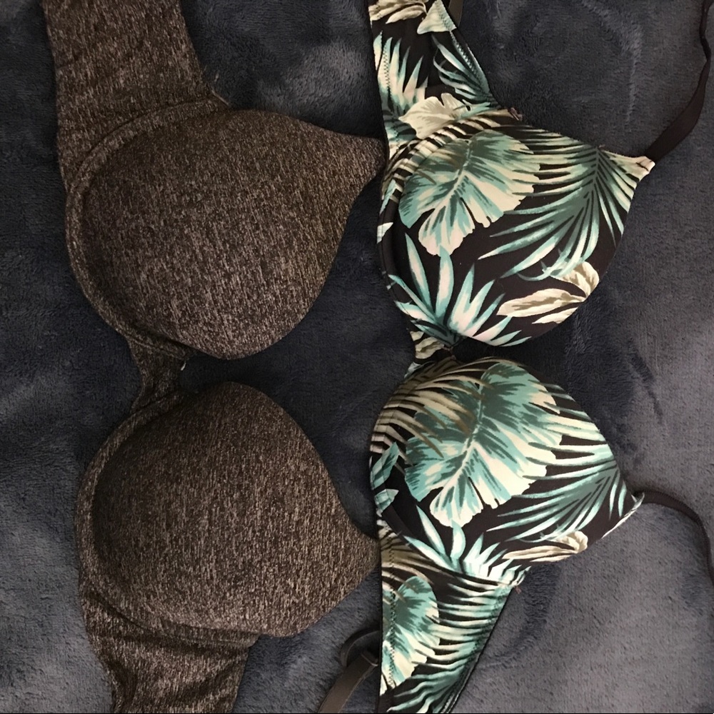 2 Victoria's Secret bras