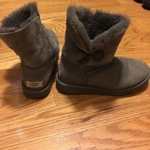 Short Ugg Boot with Button