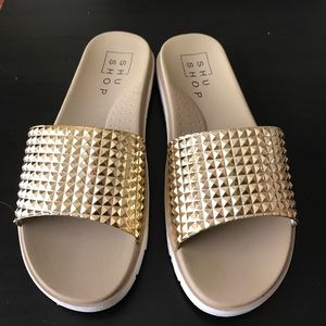 Super comfy sandals!