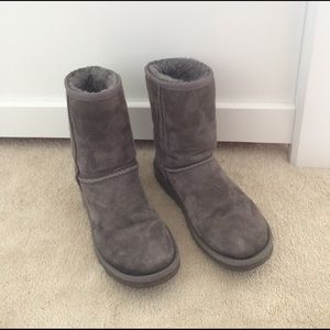 Short grey ugg boots