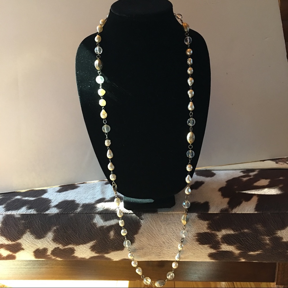Vintage clear & faux Pearl necklace