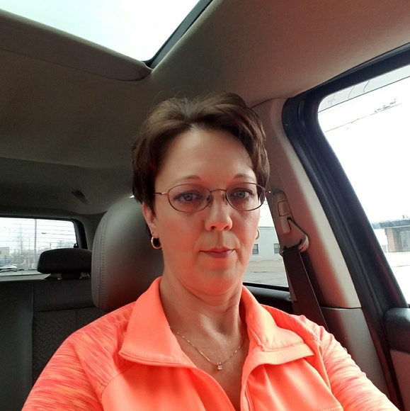 Meet your Posher, Donelle - Picture 2 of 2