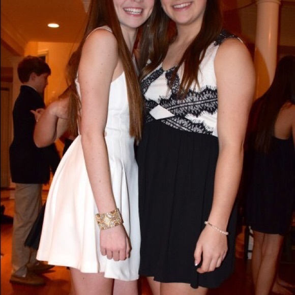 Formal dress! - Picture 4 of 4