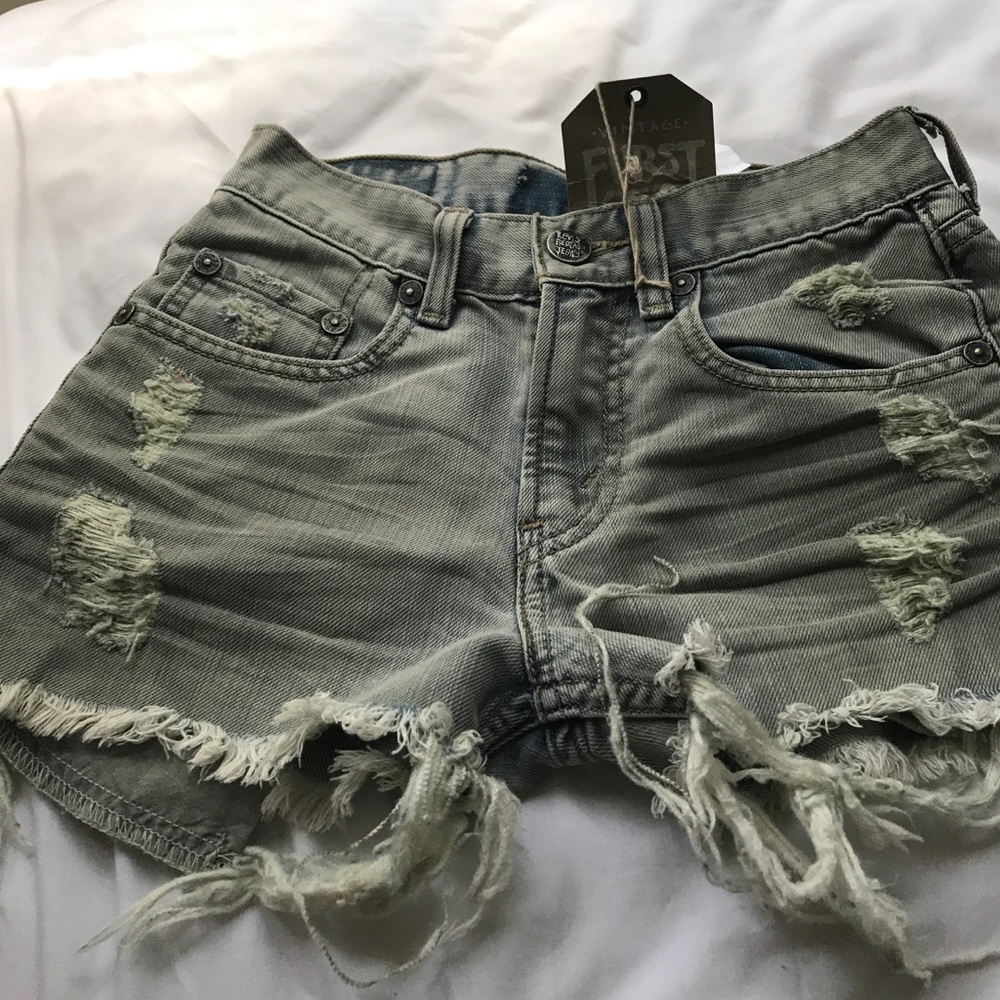LF Levi Jean Shorts Size 25