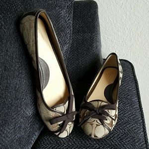 Like New: COACH Josie flats, sz 8