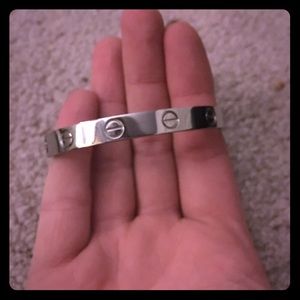 Screw on silver bracelet