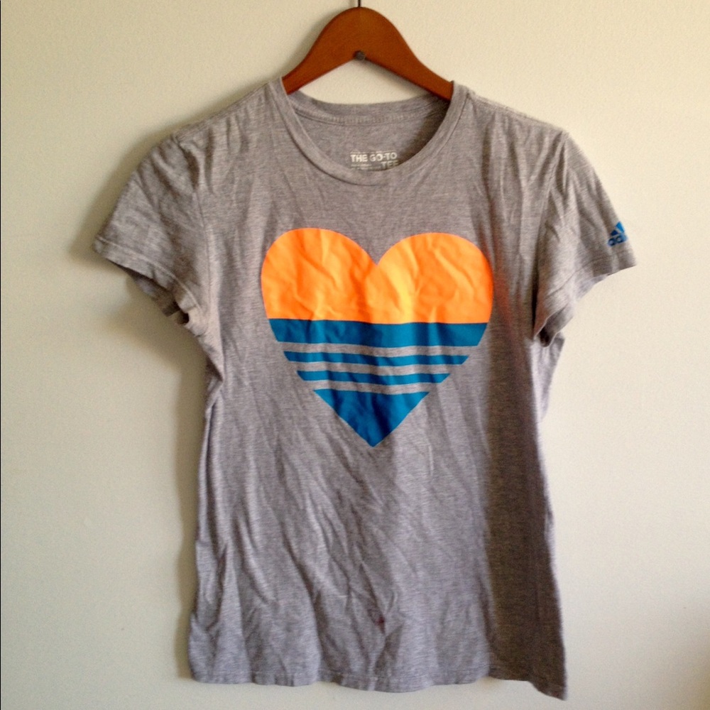 Adidas heart go to T-shirt size M