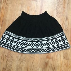 Black and white Freeway winter skirt, size M