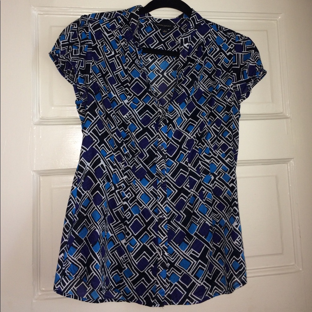 BR Geometric patterned button blouse