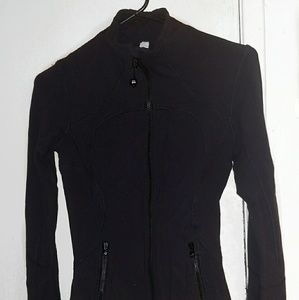 Lululemon Athletica Stretchy Jacket size 2_ zip up
