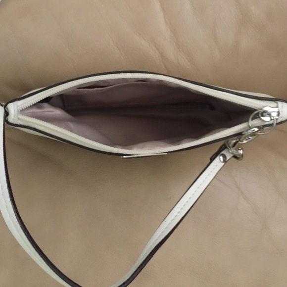 👛HP👛 Coach leather wristlet - Picture 3 of 4