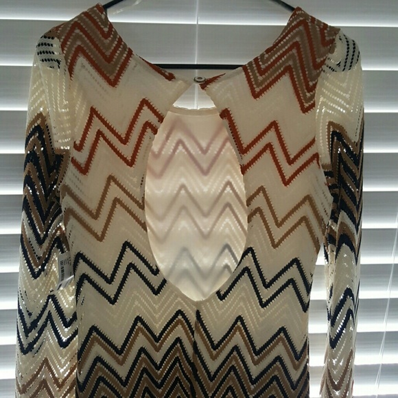 Chic summer dress! - Picture 3 of 3