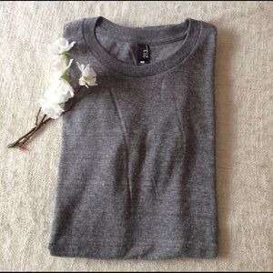 🌸Spring Cleaning🌸 Tunic gray tee