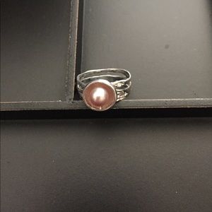 Sterling size 9 ring with rose colored pearl