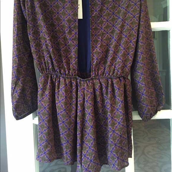 NEW Long Sleeve Romper - Picture 3 of 5