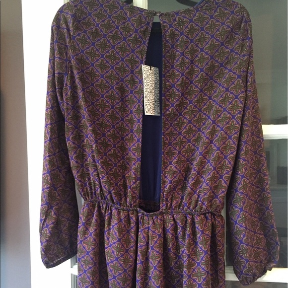 NEW Long Sleeve Romper - Picture 4 of 5