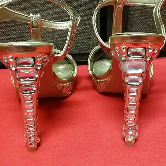 Touch up gold & Silver Sparkle w/ rhinestone heels - Picture 2 of 5