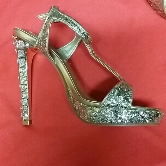 Touch up gold & Silver Sparkle w/ rhinestone heels - Picture 3 of 5