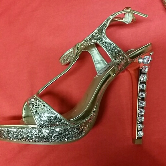 Touch up gold & Silver Sparkle w/ rhinestone heels - Picture 4 of 5