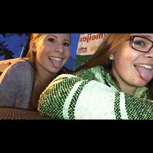 Meet your Posher, Dakota