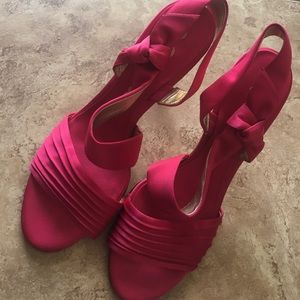 Vibrant Fuchsia Heels!